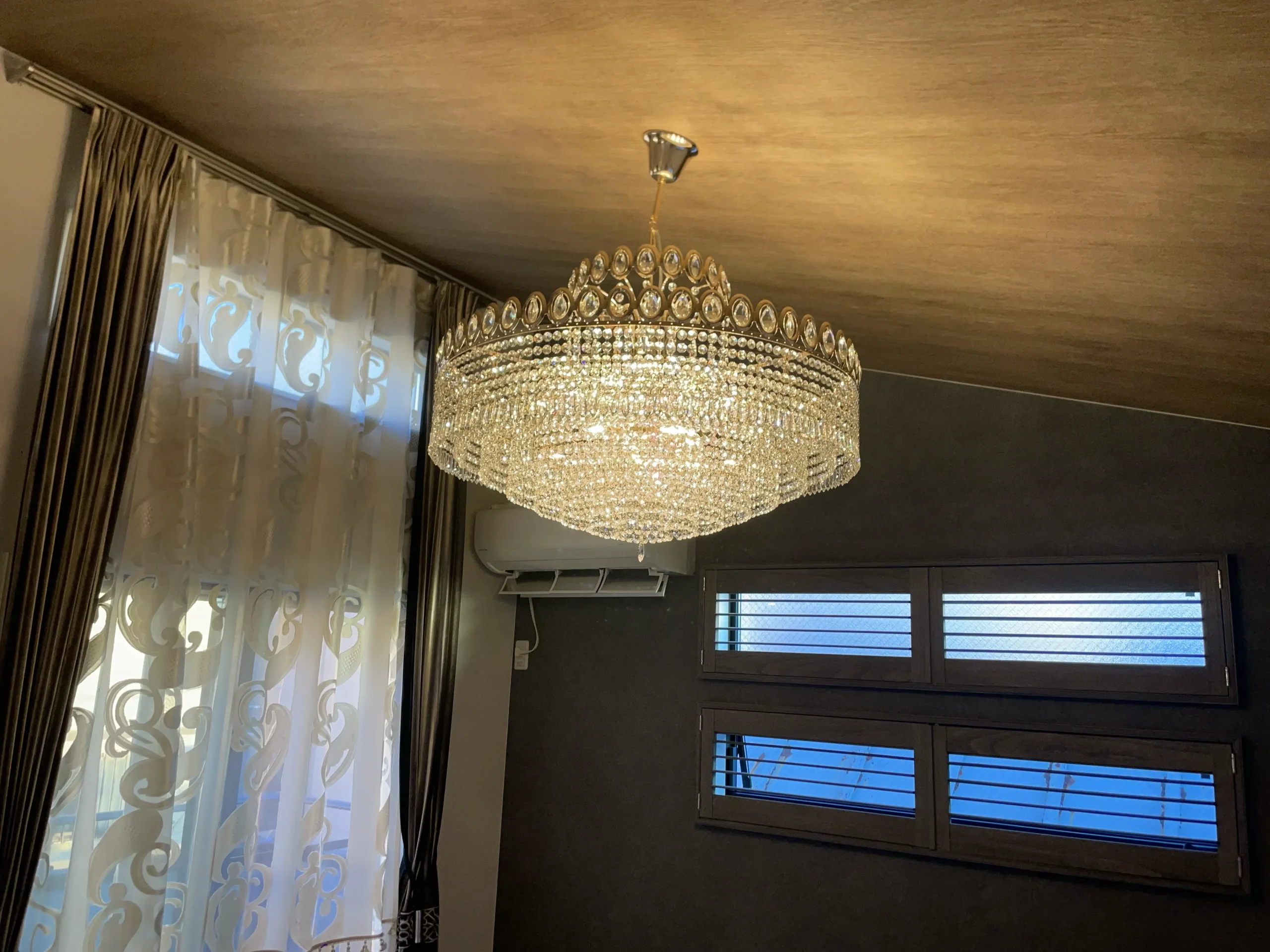 シャンデリアTOKYOが和室に導入したシャンデリアの画像