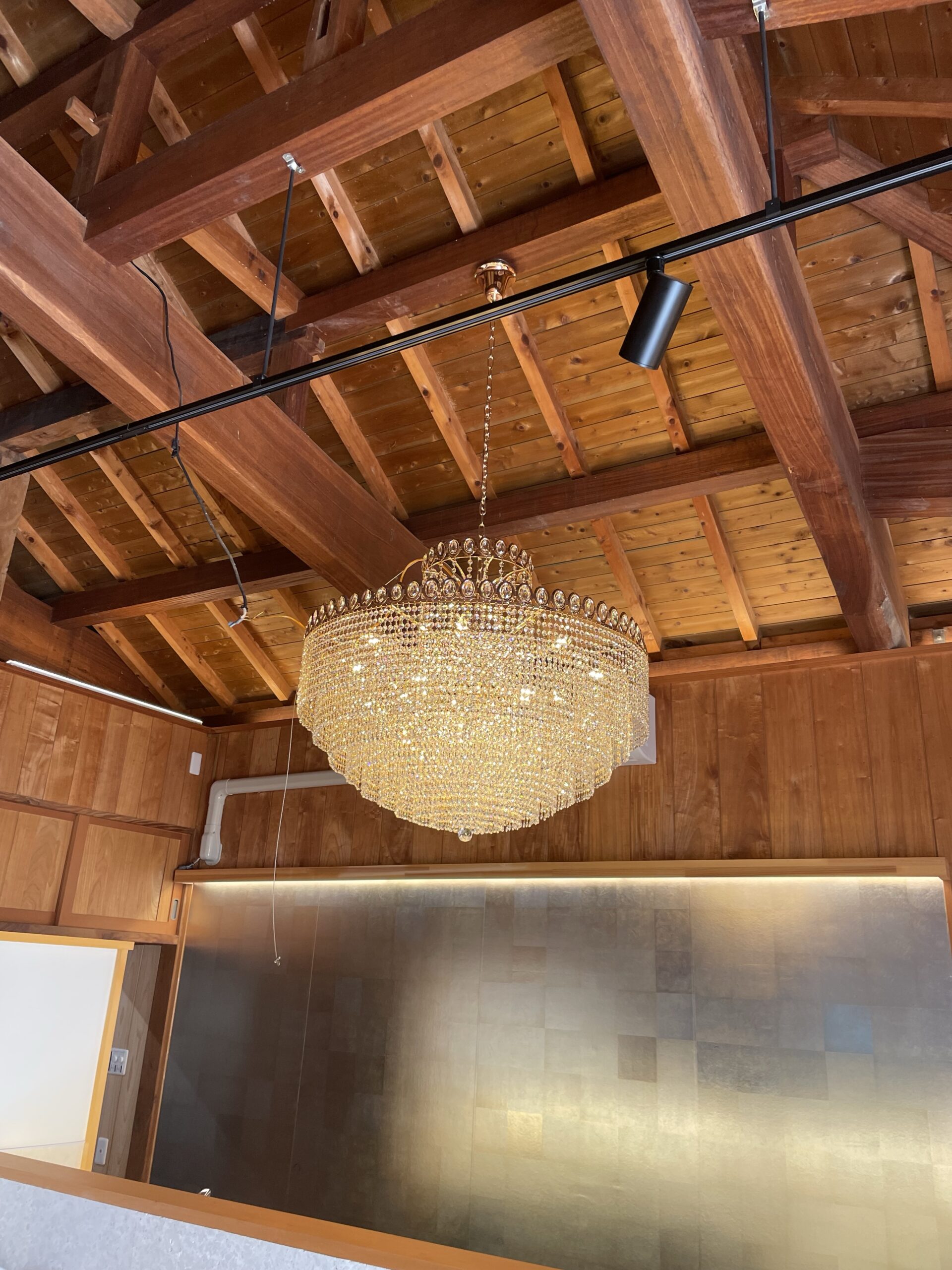 石垣島に納品した河原郁子NY・シャンデリア東京の大人気「大型ROYAL」の画像