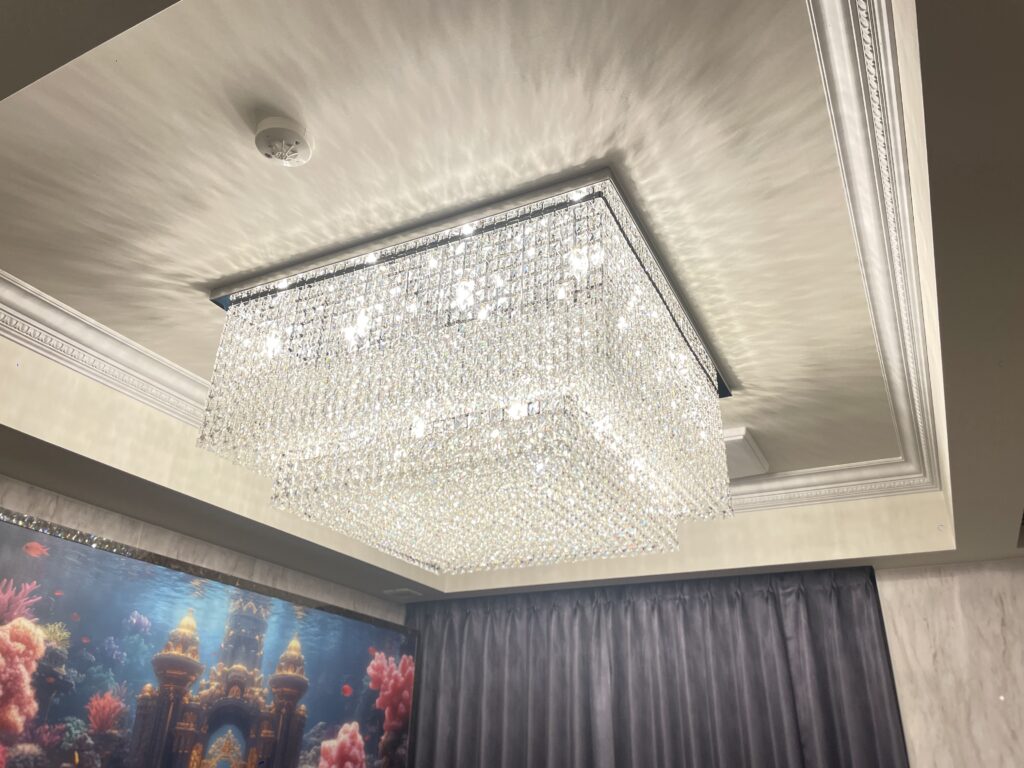 シャンデリア・特注照明の施工・納入事例｜住宅・ホテル・店舗・大型案件