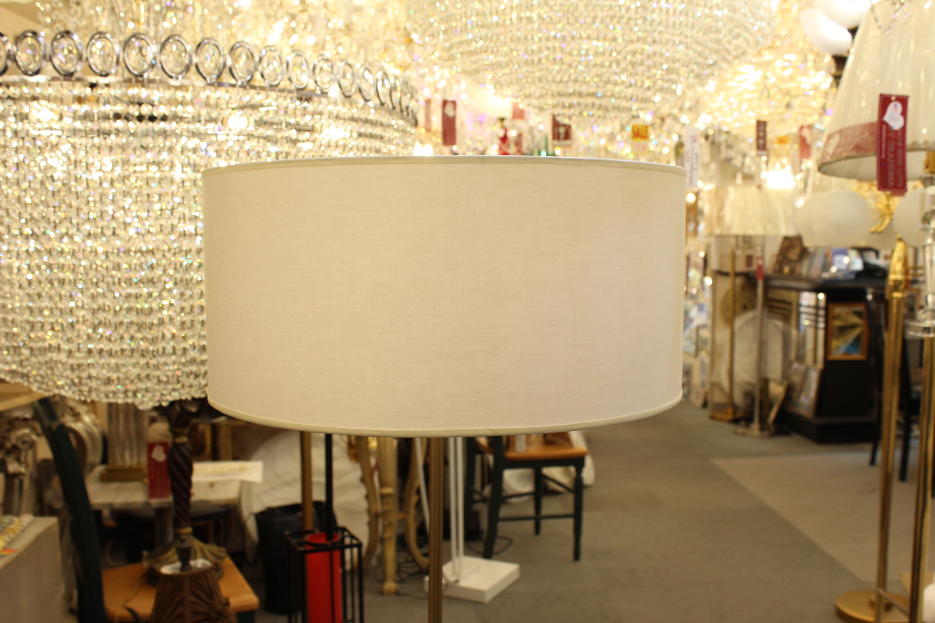 河原郁子NY・シャンデリア東京がデザイン製作した「ドラム」型のランプシェードの画像