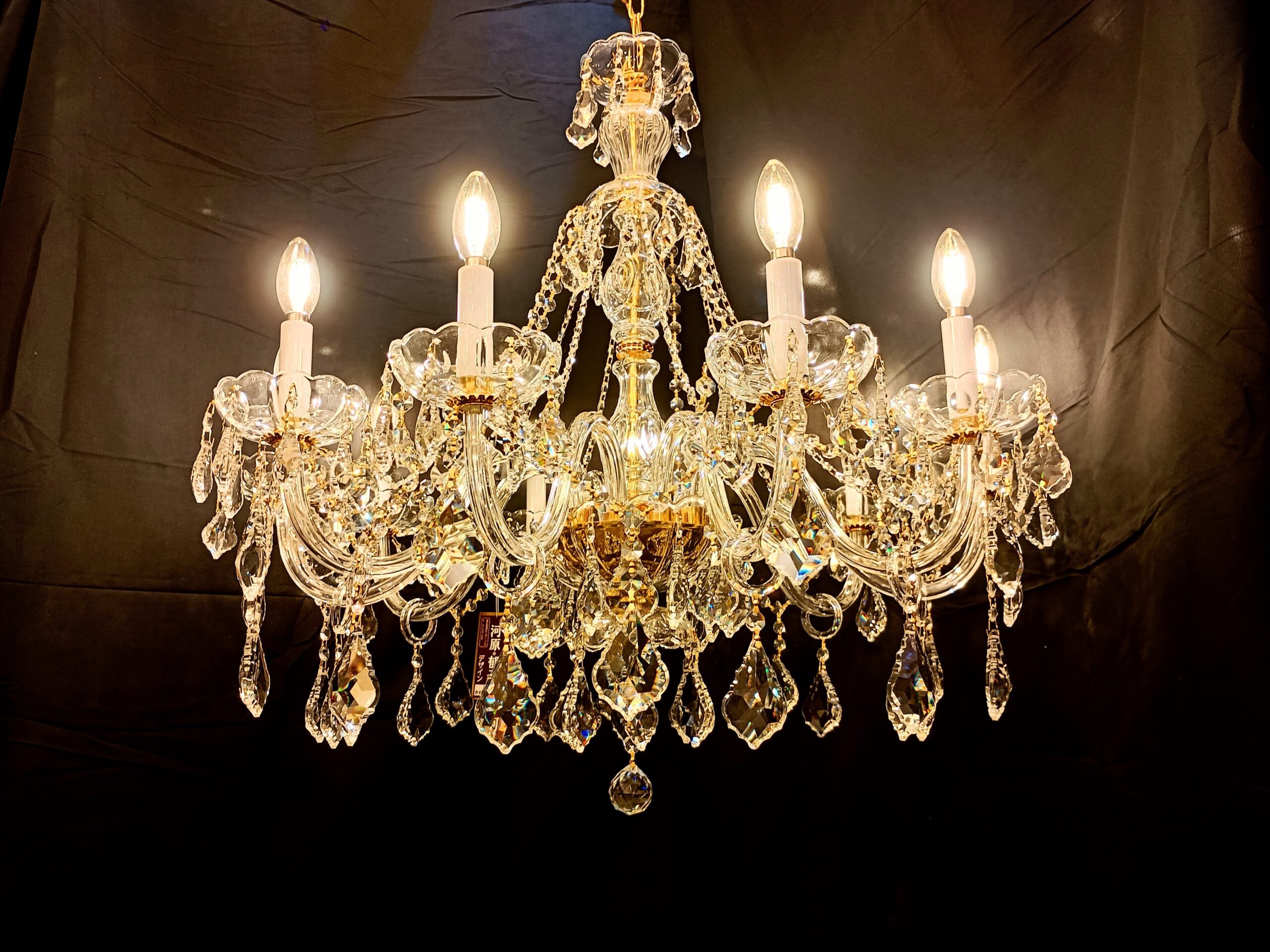 河原郁子NY・シャンデリア東京のオリジナル、デザイナーズシャンデリア「EMPIRE」を直径800mmで製作した画像