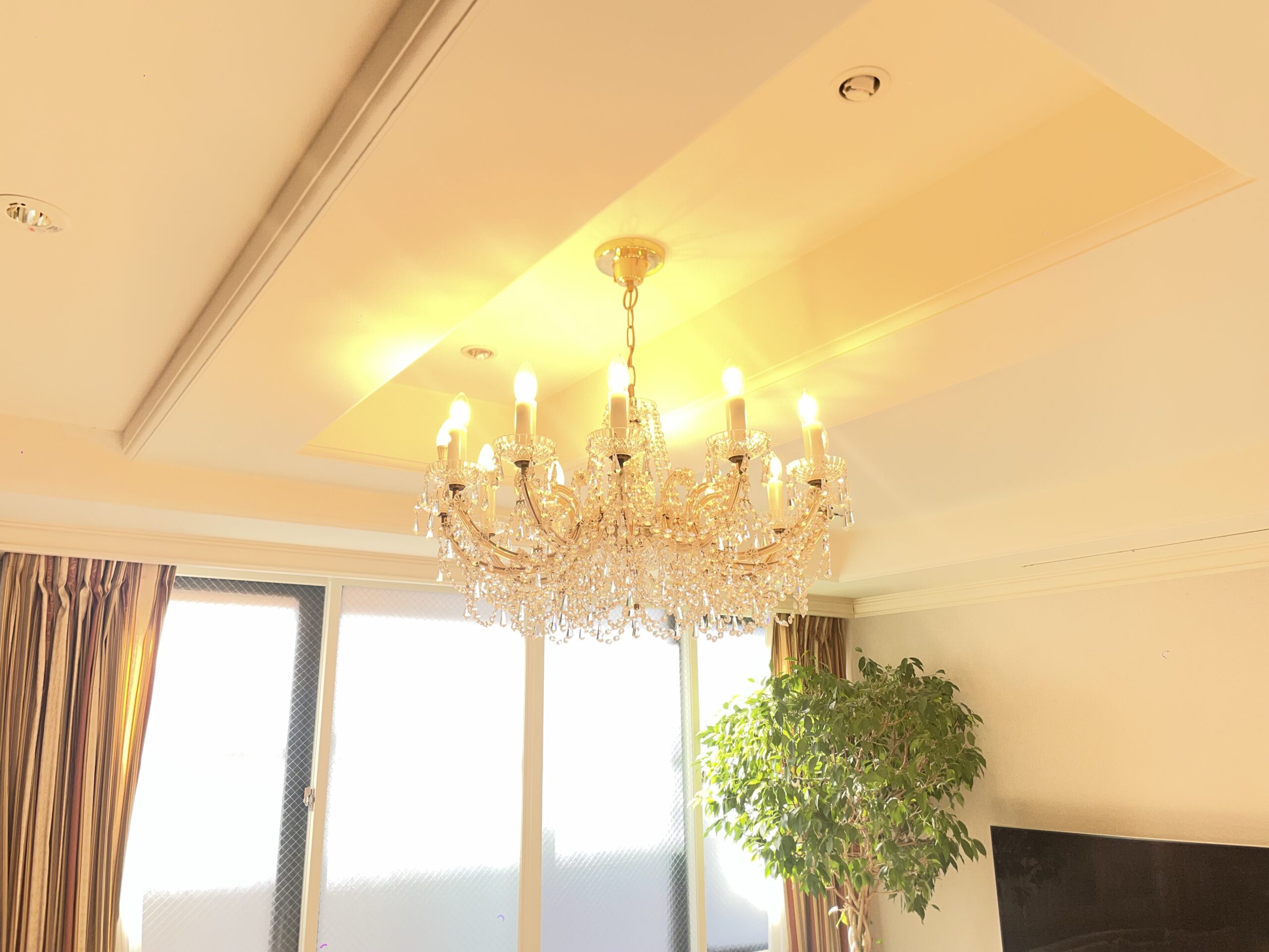河原郁子NY・シャンデリア東京で実際に専門ハンドクリーニング、メンテナンスをしたあとのシャンデリアの画像